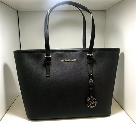 sac a main michael kors noir bandouliere|Sacs à main de marque Noir pour femme .